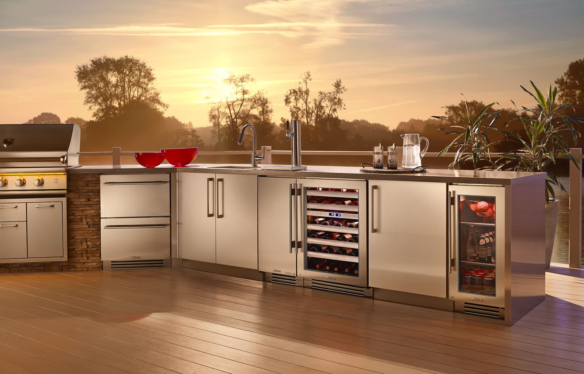 Undercounter Refrigerator, Left Hinged, Ultra Matte Black, Pewter Hardware TUR15LOGCDSK085H05