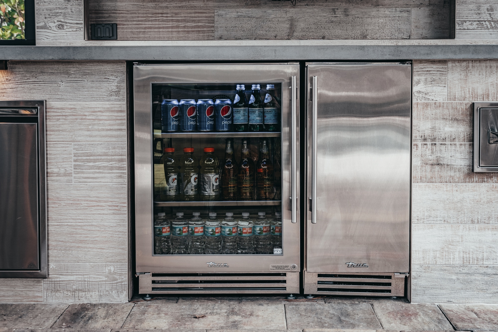 Undercounter Refrigerator, Right Hinged, Bluestone, Pewter Hardware TUR15ROGCDSK152H05