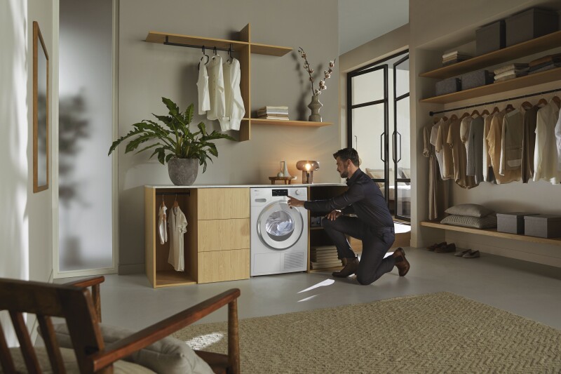 24" T1 Dryer Heat Pump Sensortronic Glass Door WiFi (Lotus White) TXI680WPLW