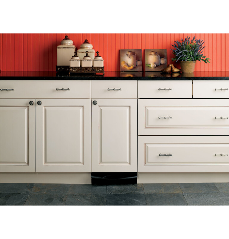 Universal 15" Panel-Ready Built-In Compactor UCG1510NII