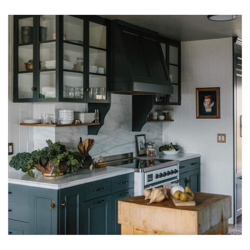 Majestic II Series 30" Electric Freestanding Range UMI30NE3WHB