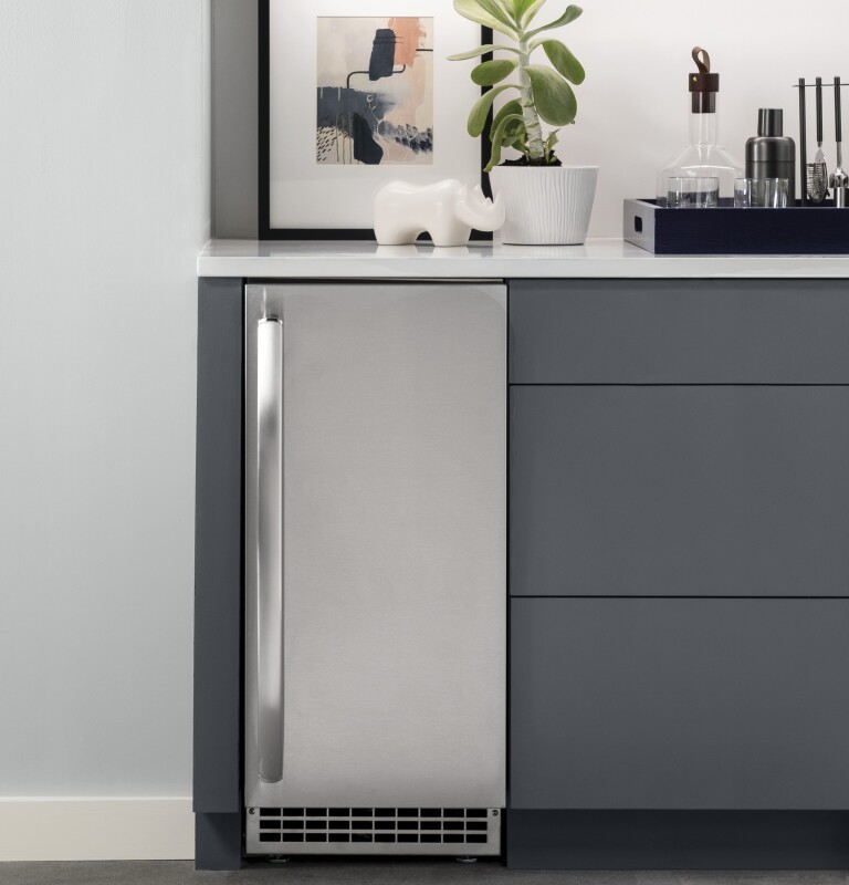 Ice Maker 15-Inch Panel-Ready - Nugget Ice UNC15NJII