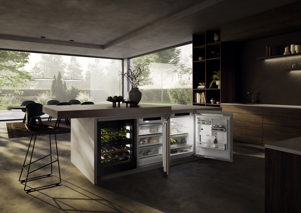 Fridge suitable for undercounter installation with EasyFresh, Right Hinged UR3650