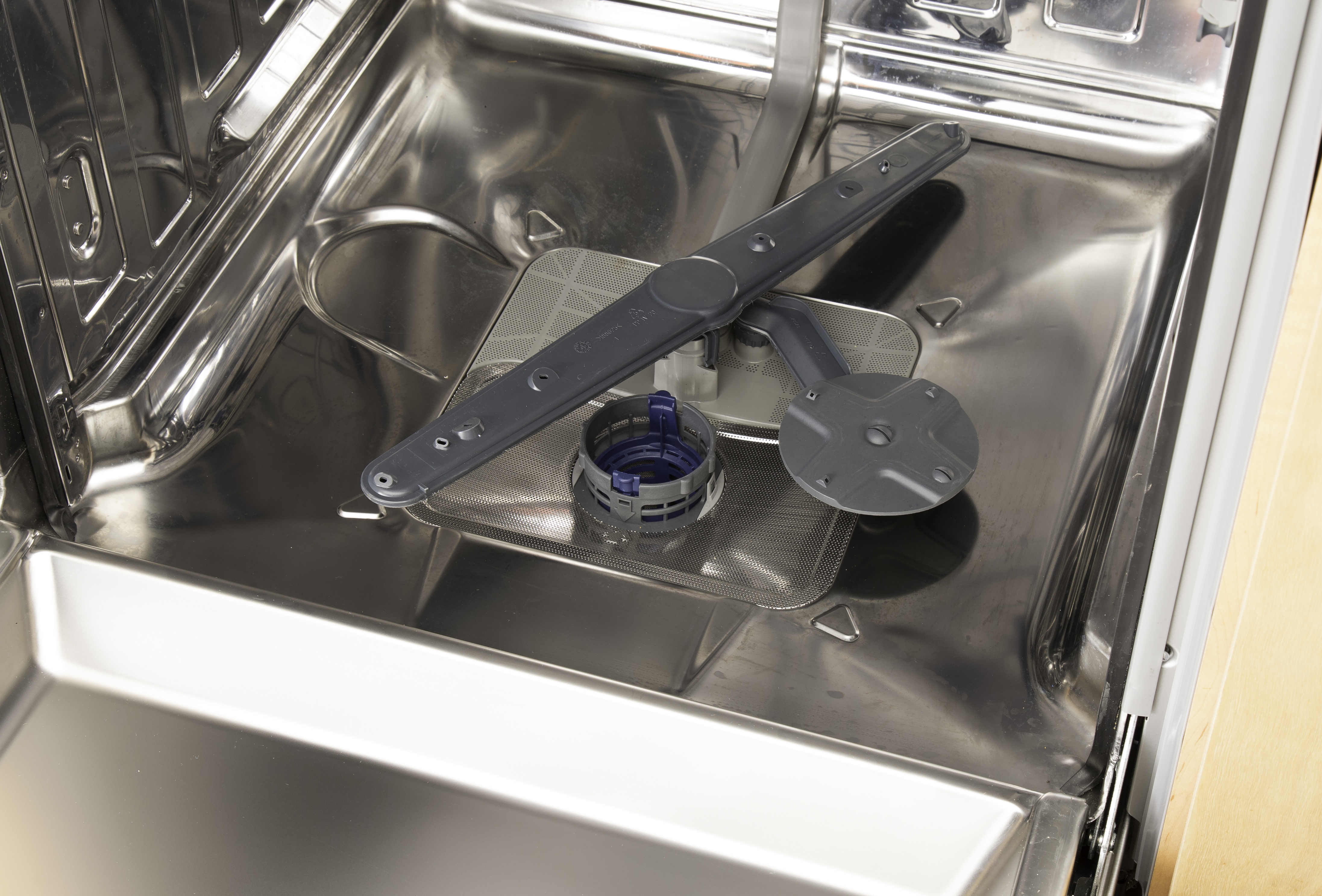 24"W. Dishwasher w/Installed Professional Stainless Steel Panel VDWU324SS