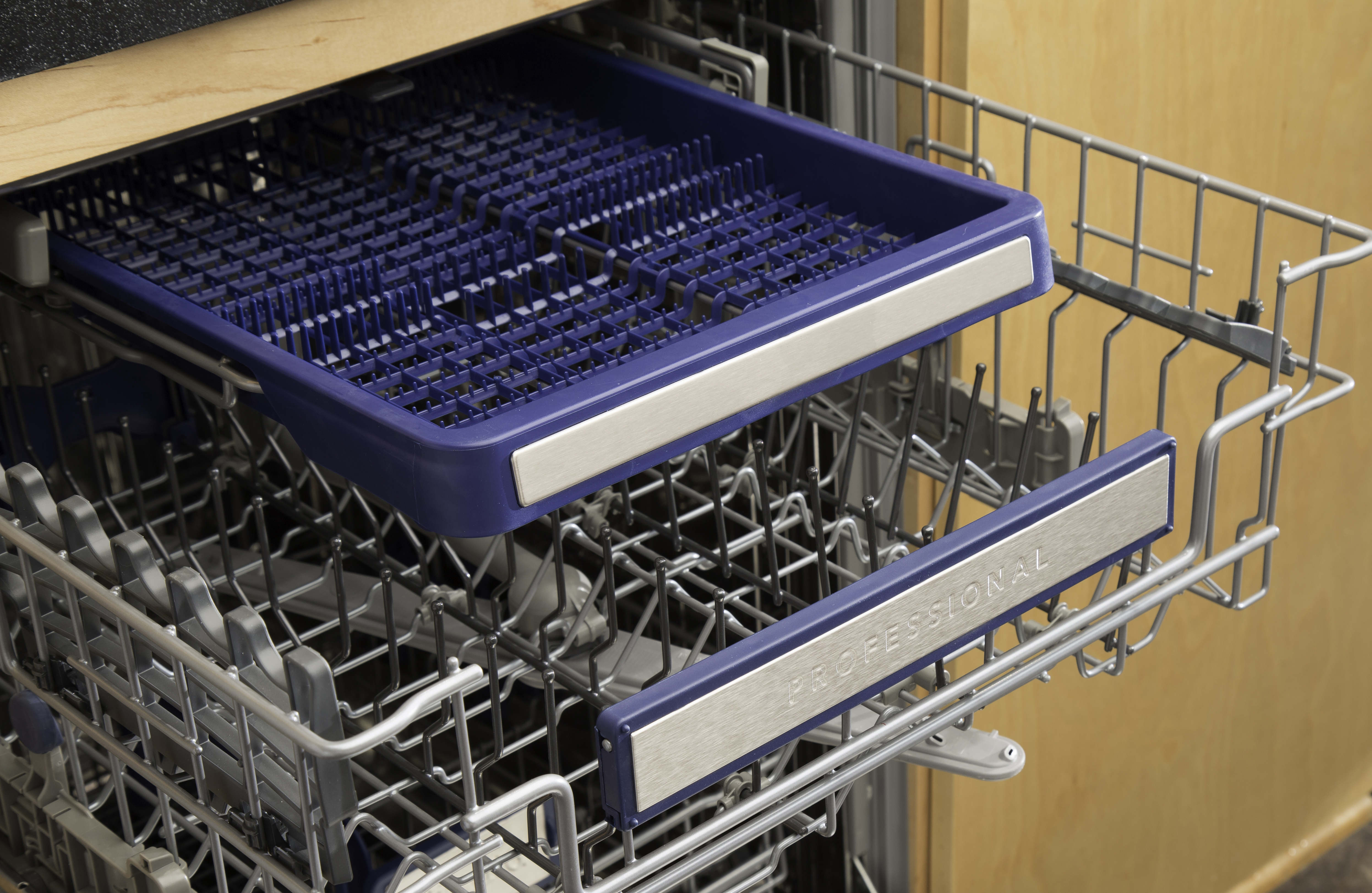 24"W. Dishwasher w/Installed Professional Stainless Steel Panel VDWU324SS