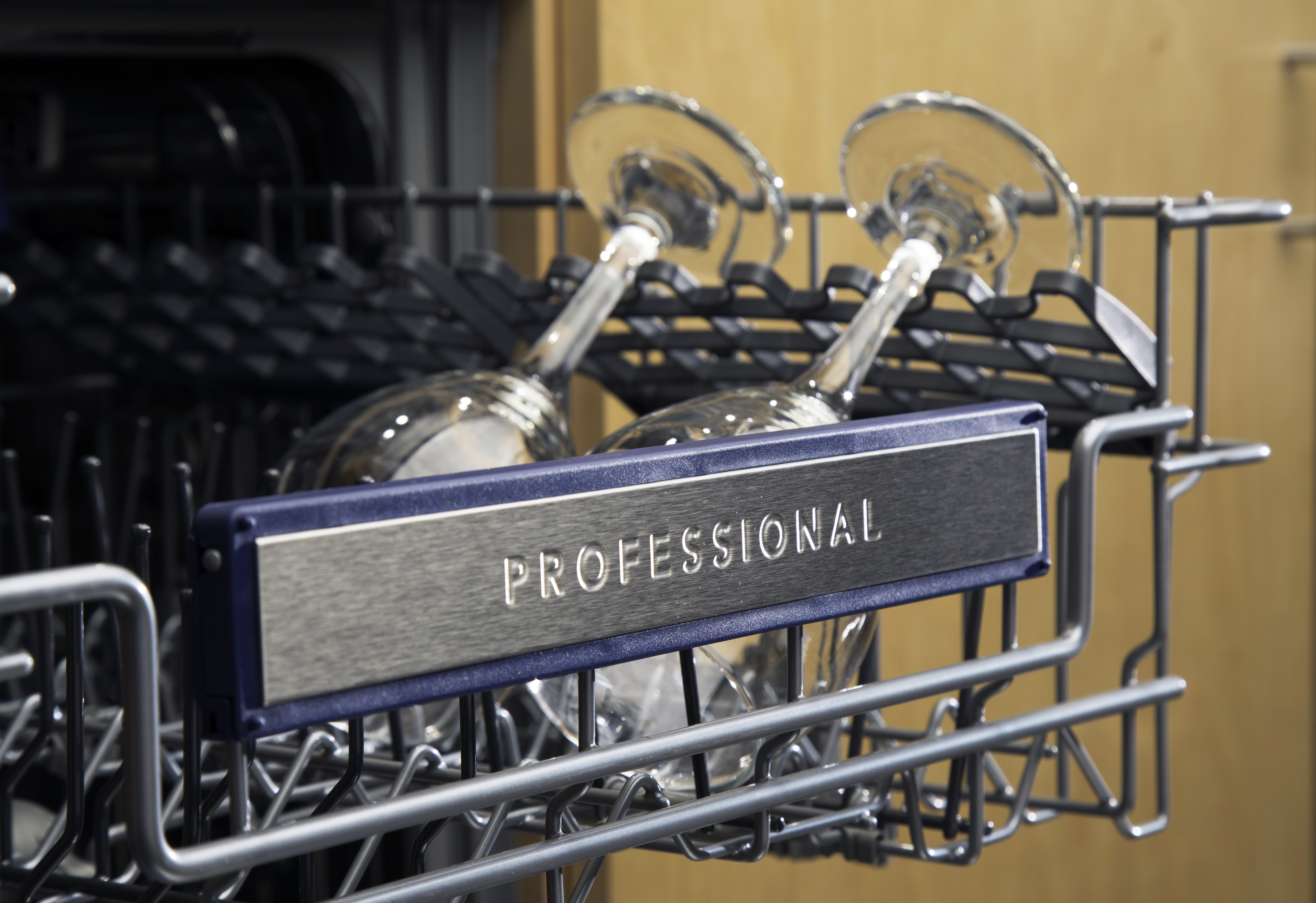 24"W. Dishwasher w/Installed Professional Stainless Steel Panel VDWU324SS