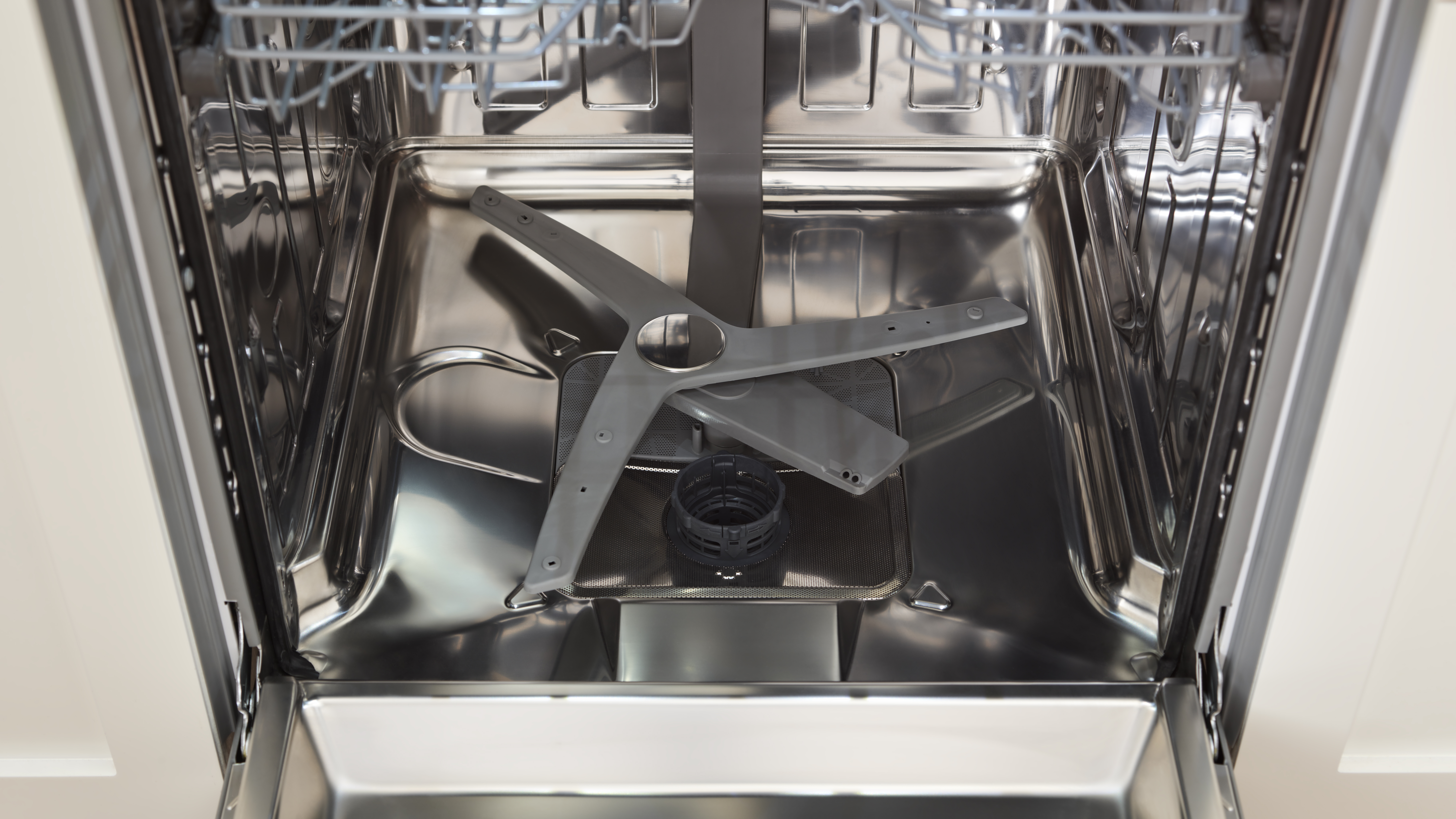 24"W. Dishwasher w/Installed Professional Stainless Steel Panel VDWU724SS