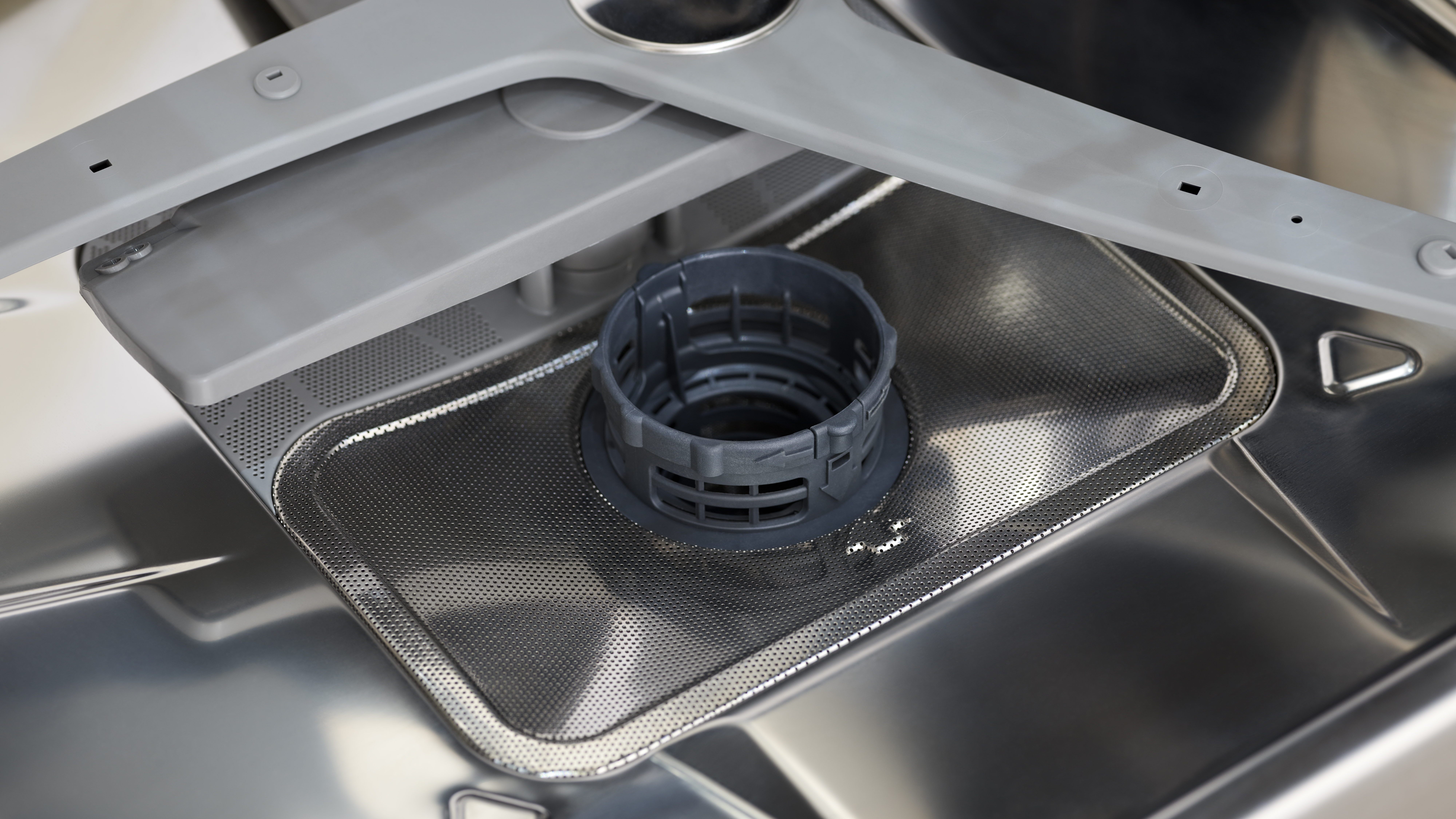 24"W. Dishwasher w/Installed Professional Stainless Steel Panel VDWU724SS