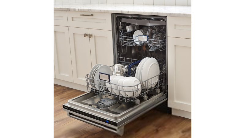 24"W. Dishwasher w/Installed Professional Stainless Steel Panel VDWU724SS