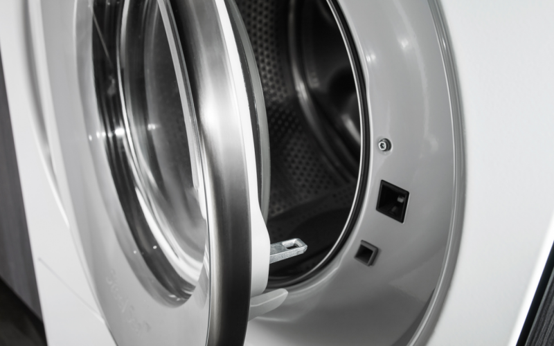 23 7/16" Front Load Washing Machine in White W2084W