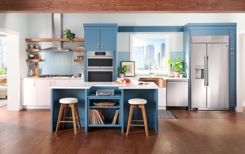 LG STUDIO 1.7/4.7 cu. ft. Combination Double Wall Oven with Air Fry WCES6428F