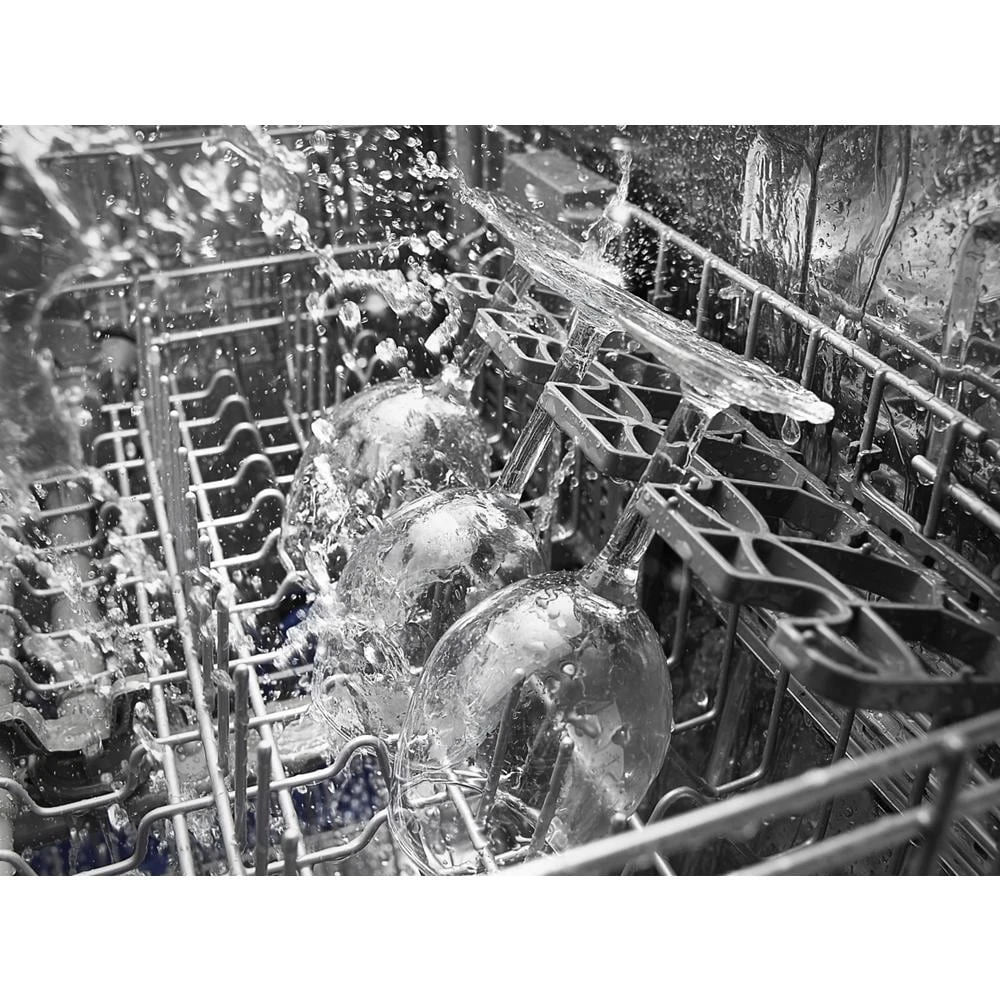 ENERGY STAR® certified dishwasher with 1-Hour Wash cycle WDF520PADM