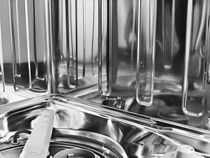 Stainless steel dishwasher with 1-Hour Wash cycle WDF560SAFM