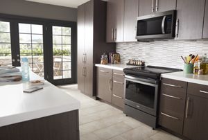 4.8 cu. ft. Guided Electric Front Control Range With The Easy-Wipe Ceramic Glass Cooktop WEE510S0FV