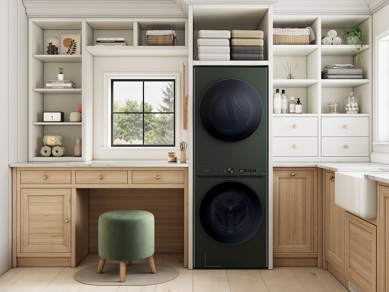 Bespoke 5.3 cu. ft. AI Laundry Hub™ Ultra Capacity Single Unit Washer with AI OptiWash™ and 7.6 cu. ft. Gas Dryer in Satin Green WH53DBH700GFA3