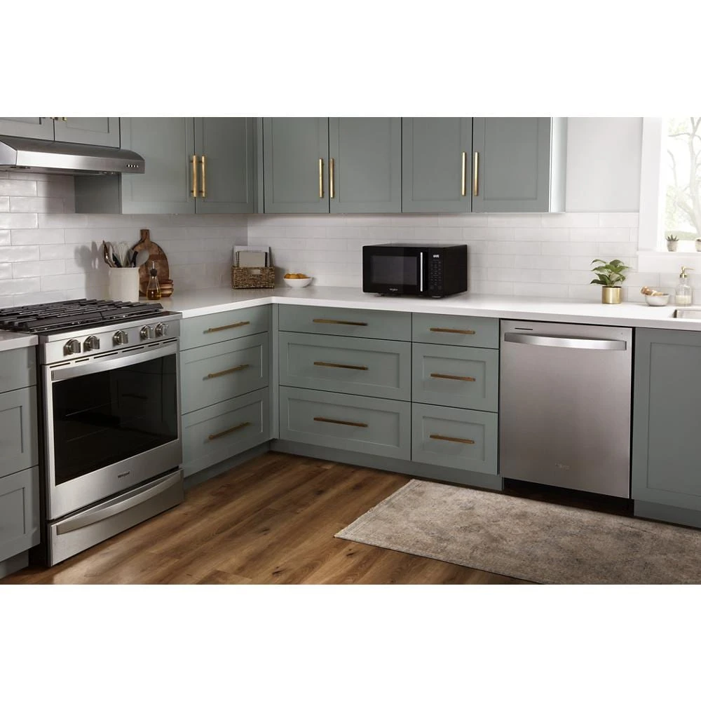 0.9 Cu. Ft. Capacity Countertop Microwave with 900 Watt Cooking Power WMC30309LB