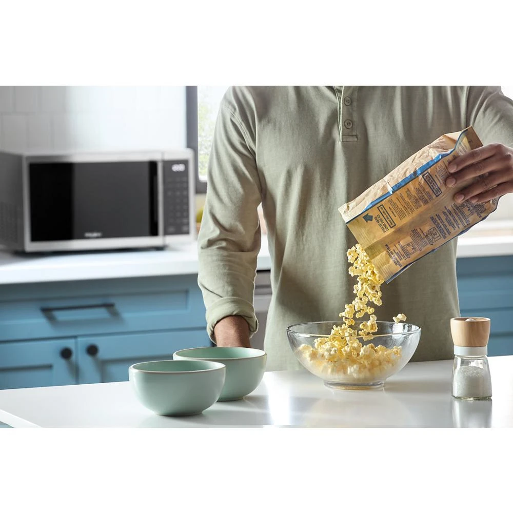 0.7 cu. ft. Black Countertop Microwave With Steam Clean - 700 watt WMCS3018RB