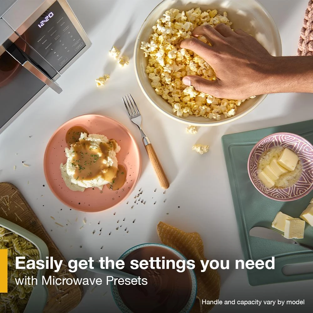 0.7 cu. ft. Black Countertop Microwave With Steam Clean - 700 watt WMCS3018RB