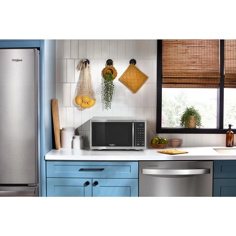 0.9 cu. ft. Stainless Steel Countertop Microwave With Steam Clean - 900 watt WMCS3019RS