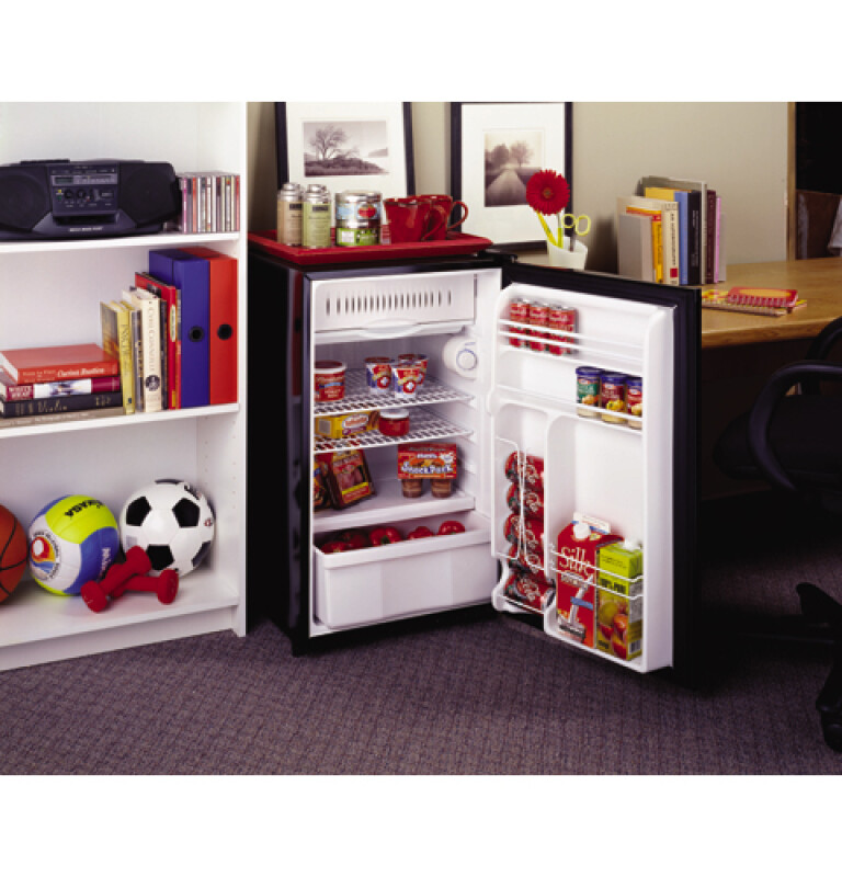 Compact Refrigerator WMR04BAPBB