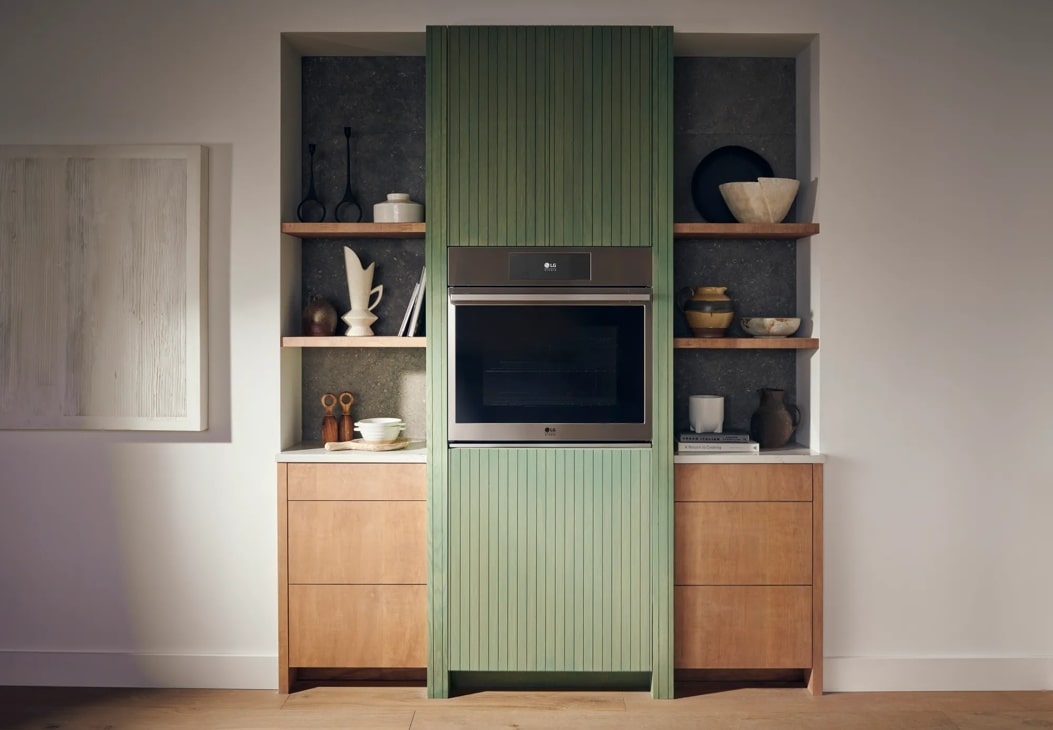 LG STUDIO 4.7 cu. ft. Smart InstaView® Electric Single Built-In Wall Oven with Air Fry & Steam Sous Vide WSES4728F