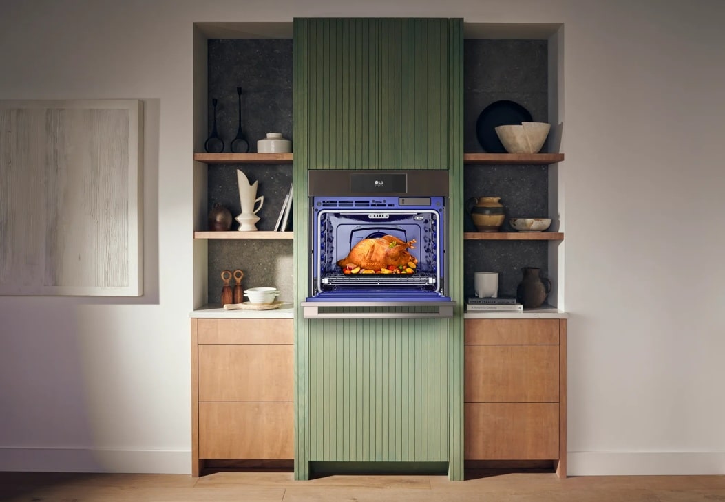 LG STUDIO 4.7 cu. ft. Smart InstaView® Electric Single Built-In Wall Oven with Air Fry & Steam Sous Vide WSES4728F