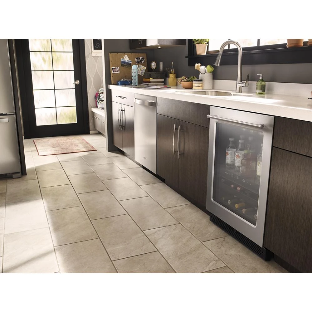 24-inch Wide Undercounter Beverage Center with Towel Bar Handle- 5.2 cu. ft. WUB35X24HZ