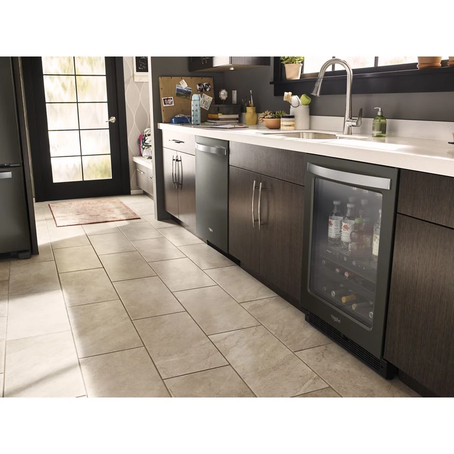 24-inch Wide Undercounter Beverage Center - 5.2 cu. ft. WUB50X24HV