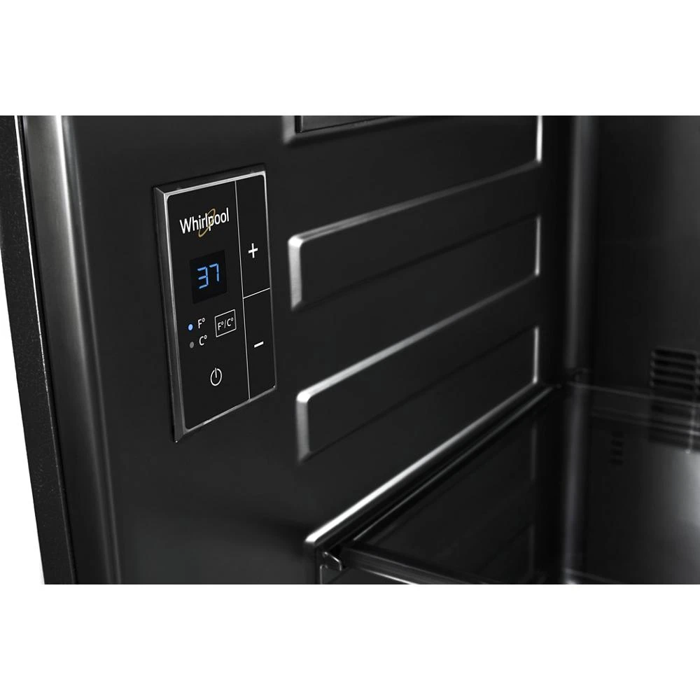 24-inch Wide Undercounter Refrigerator with Towel Bar Handle - 5.1 cu. ft. WUR35X24HZ