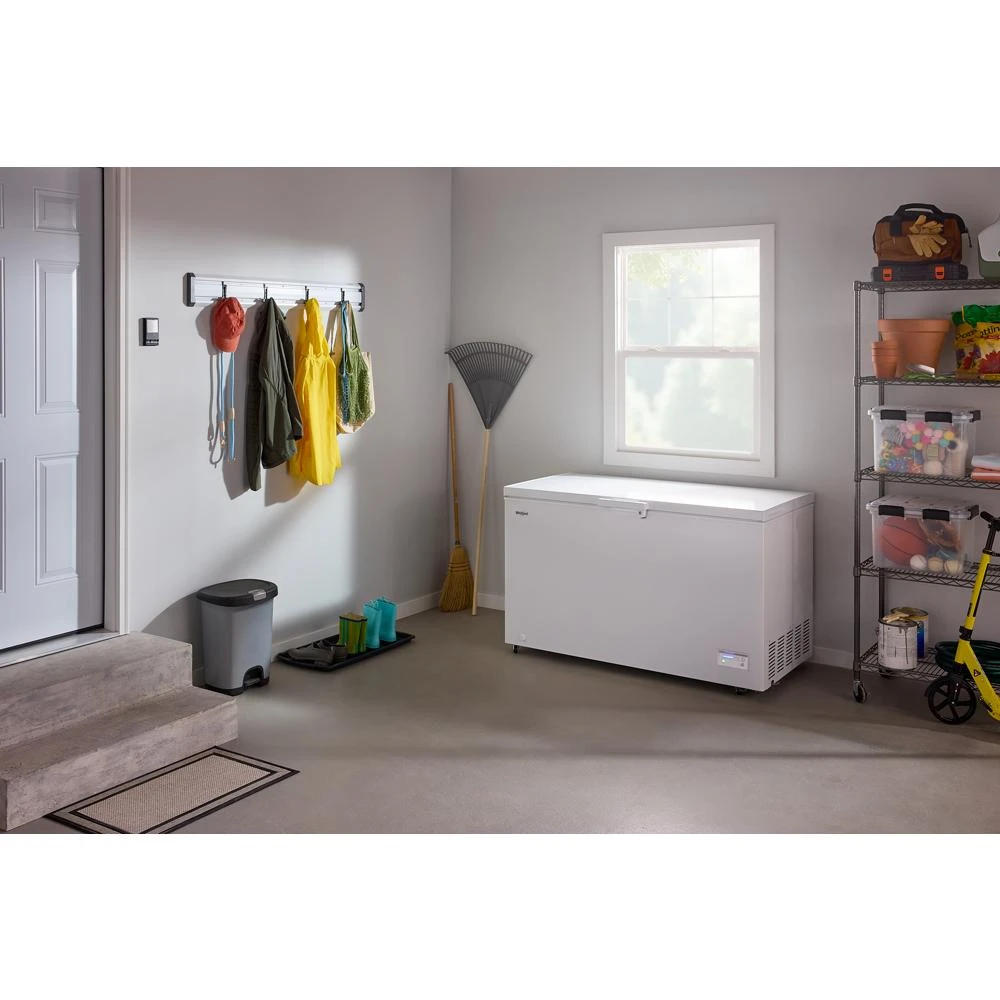 Whirlpool® 16 cu. ft. Convertible Freezer-to-Fridge Chest Freezer with 3 Storage Baskets WZCC5516TW