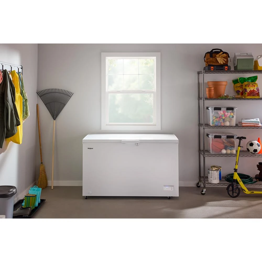 Whirlpool® 16 cu. ft. Convertible Freezer-to-Fridge Chest Freezer with 3 Storage Baskets WZCC5516TW