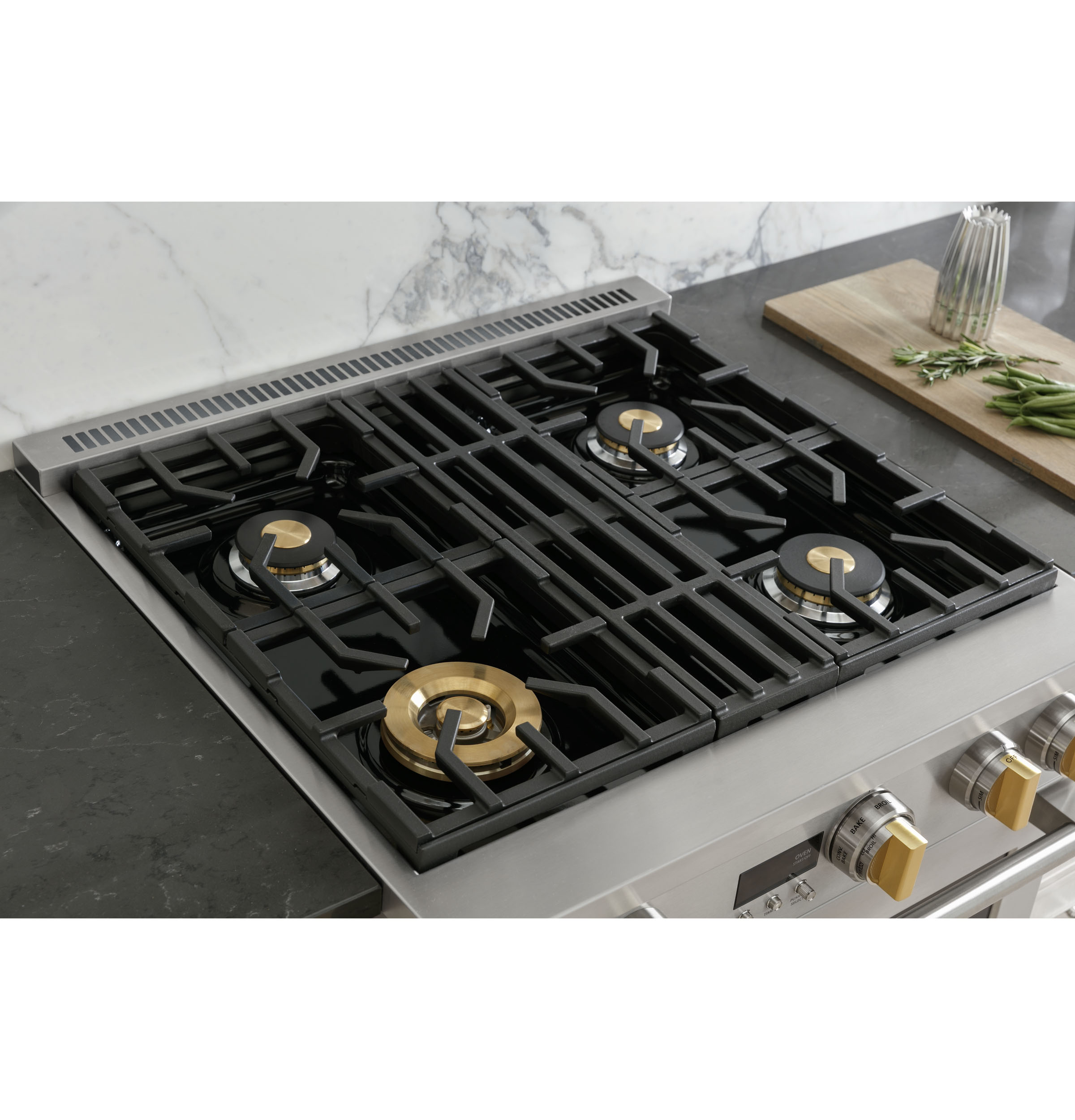 Monogram 30" Dual-Fuel Professional Range with 4 Burners ZDP304NTSS