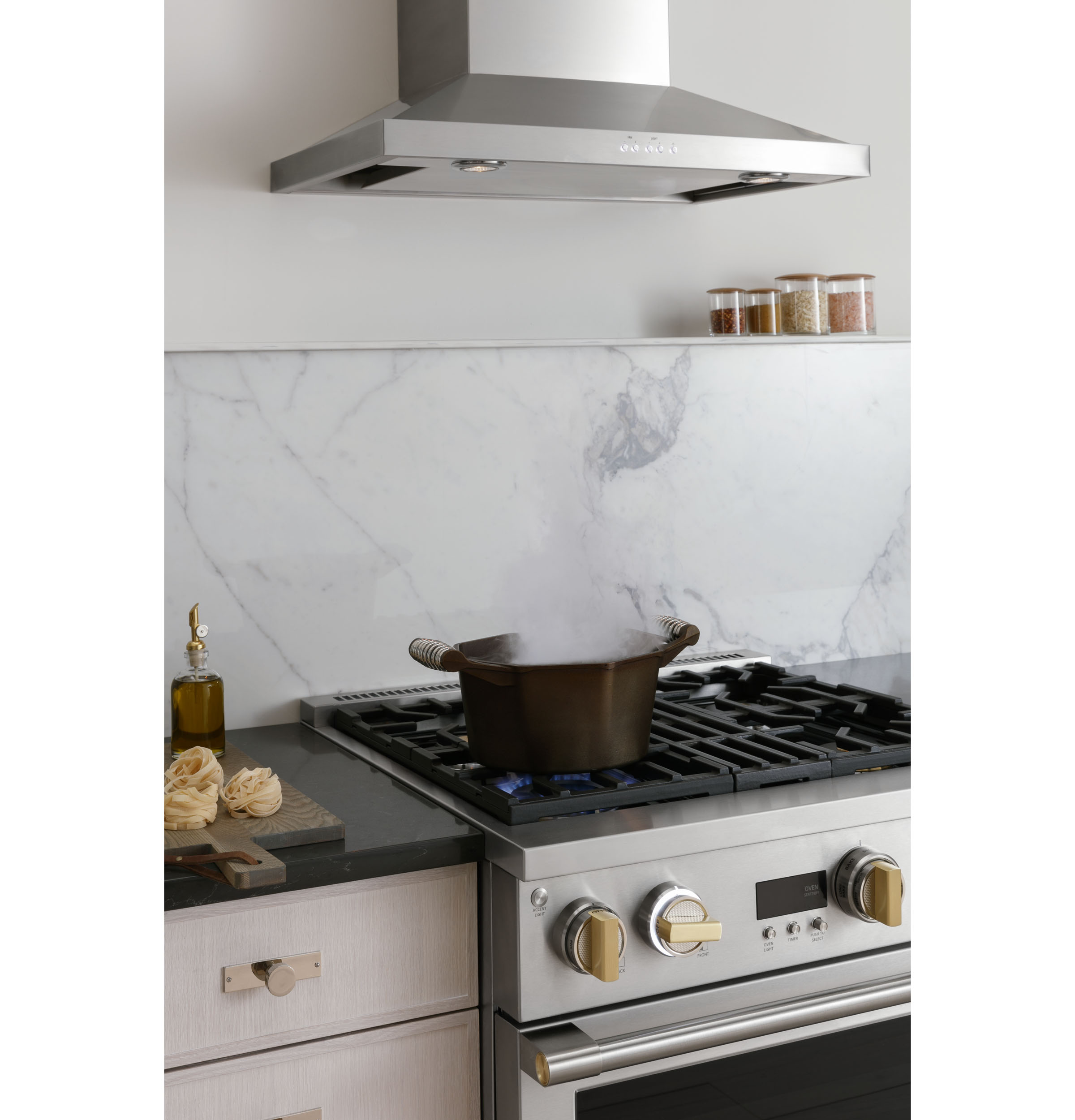 Monogram 30" Dual-Fuel Professional Range with 4 Burners ZDP304NTSS