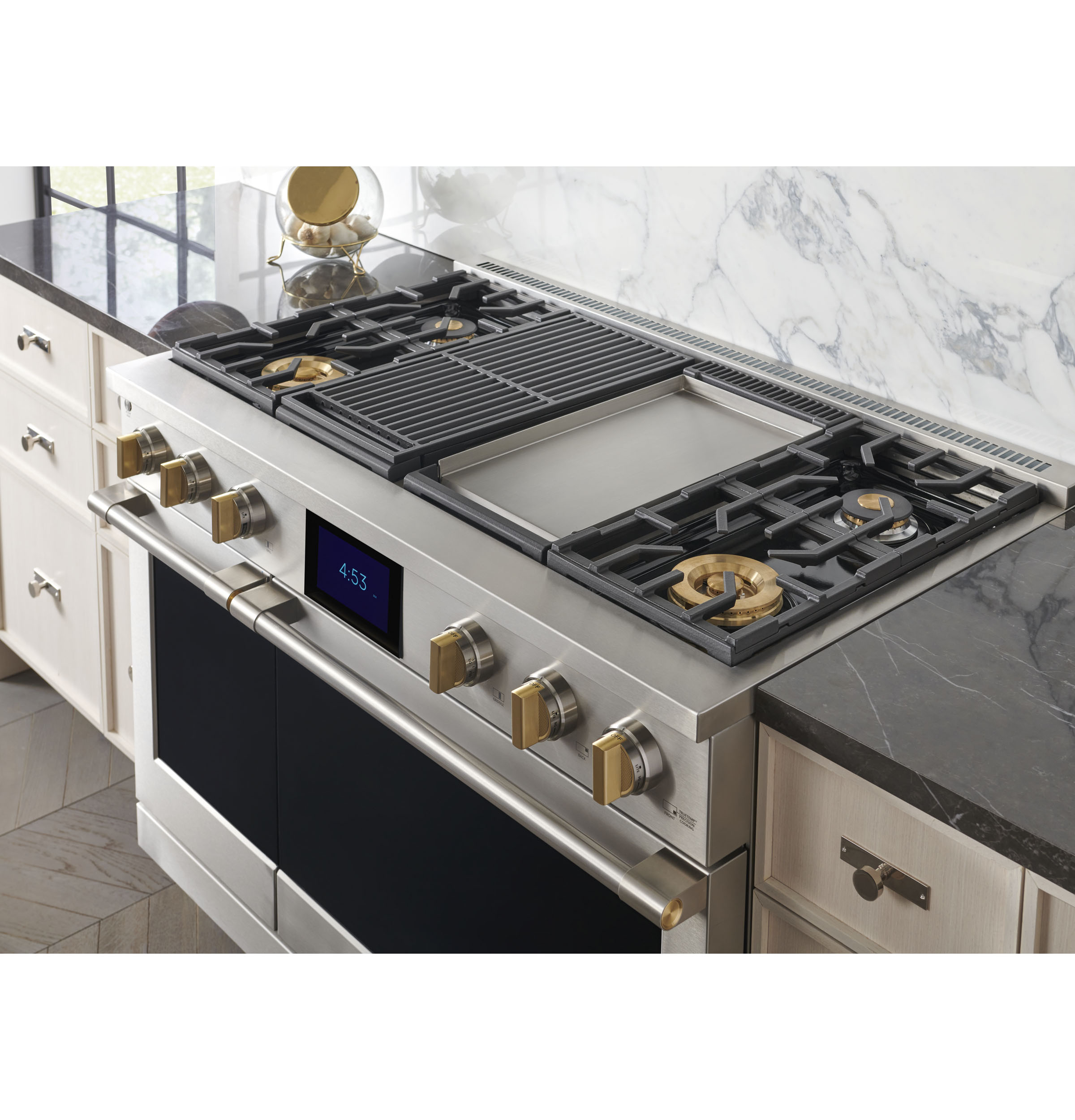 Monogram 48" Dual-Fuel Professional Range with 4 Burners, Grill, and Griddle ZDP484NGTSS