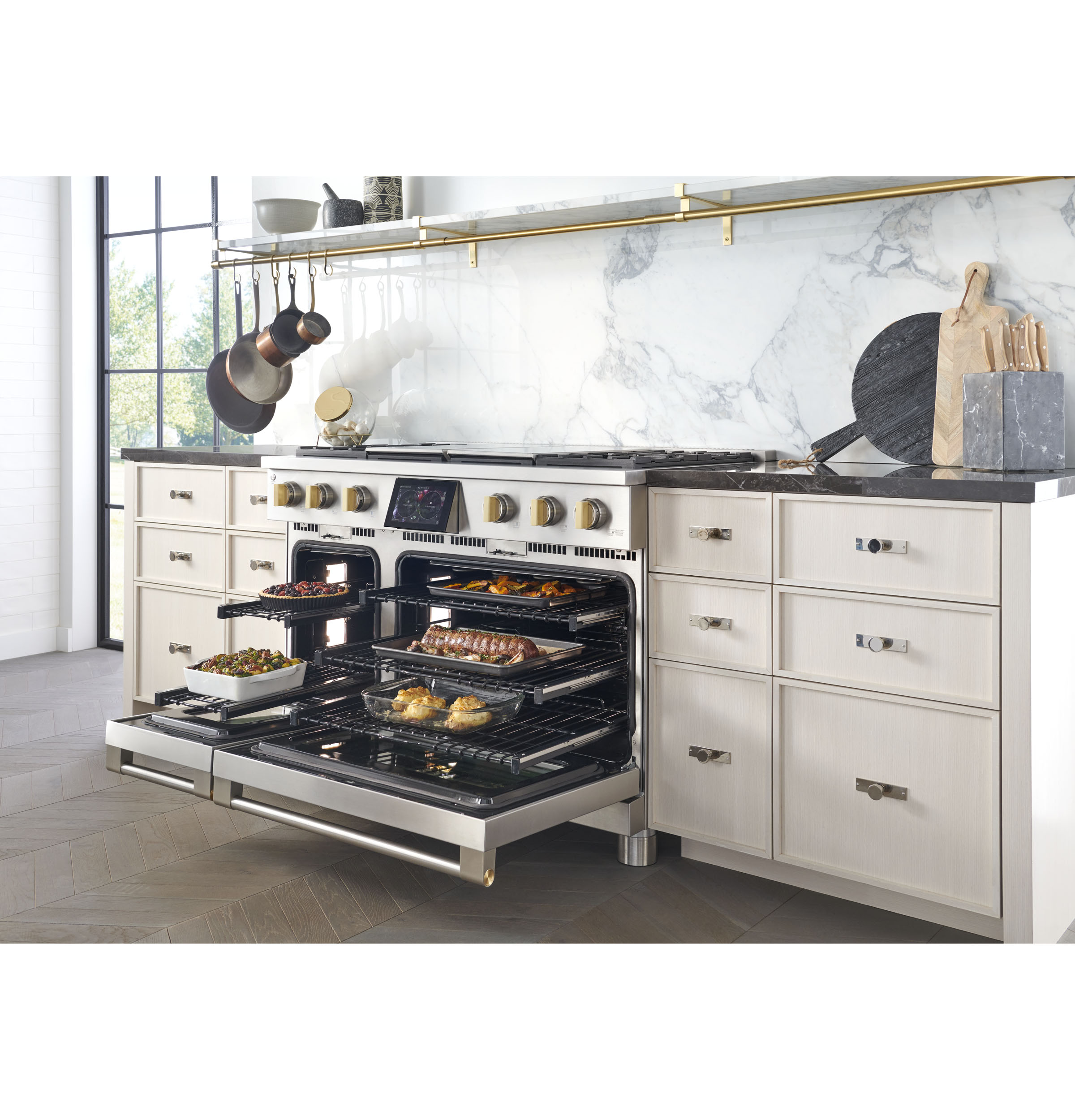Monogram 48" Dual-Fuel Professional Range with 4 Burners, Grill, and Griddle ZDP484NGTSS