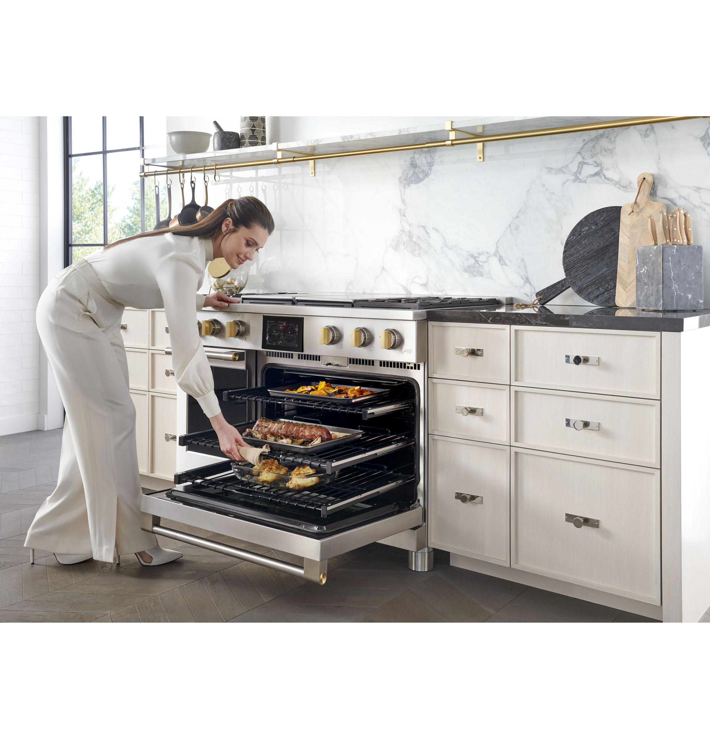 Monogram 48" Dual-Fuel Professional Range with 4 Burners, Grill, and Griddle ZDP484NGTSS