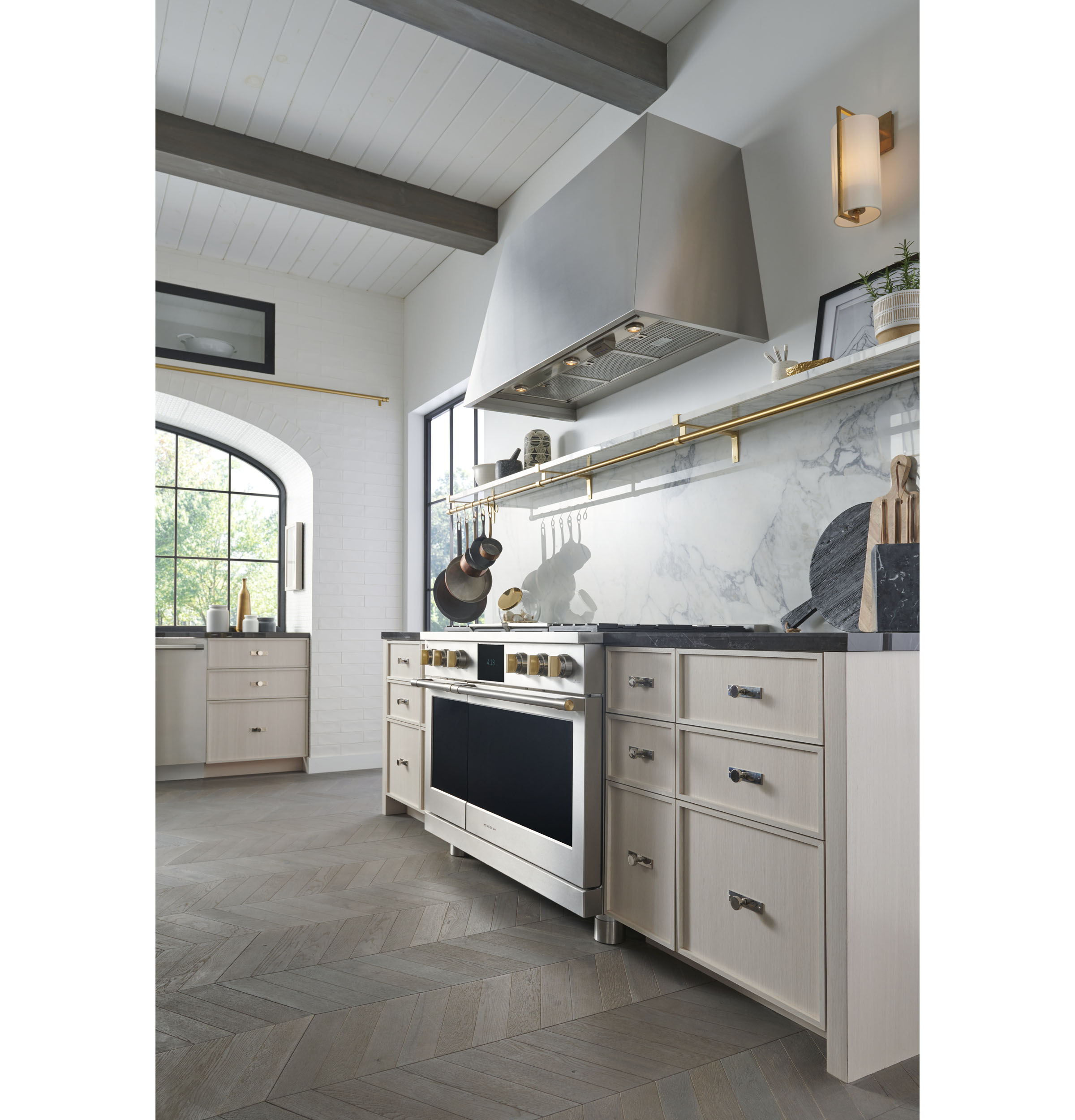 Monogram 48" Dual-Fuel Professional Range with 4 Burners, Grill, and Griddle ZDP484NGTSS