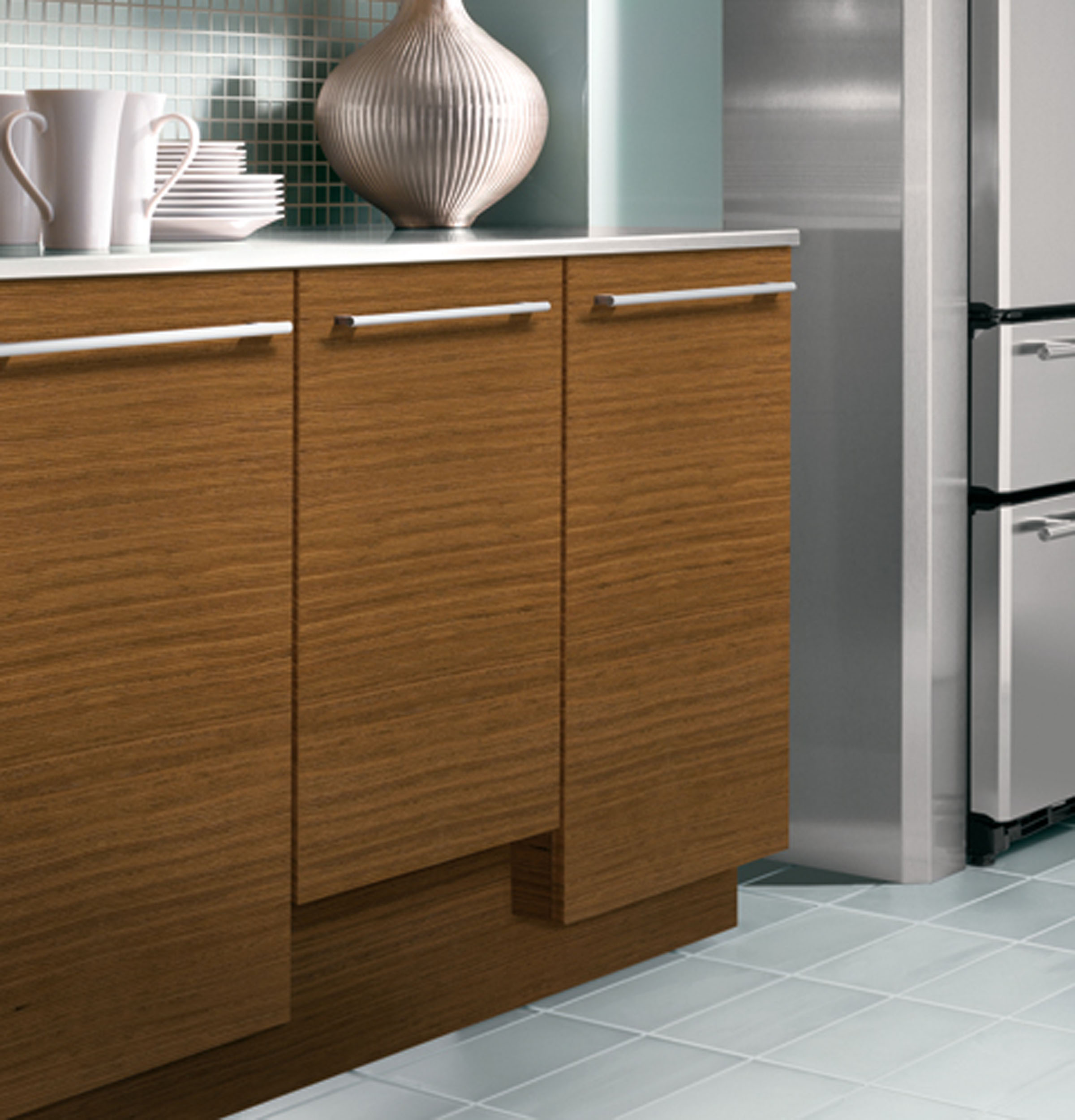 Monogram 18" Panel-Ready Dishwasher ZDT165SILII