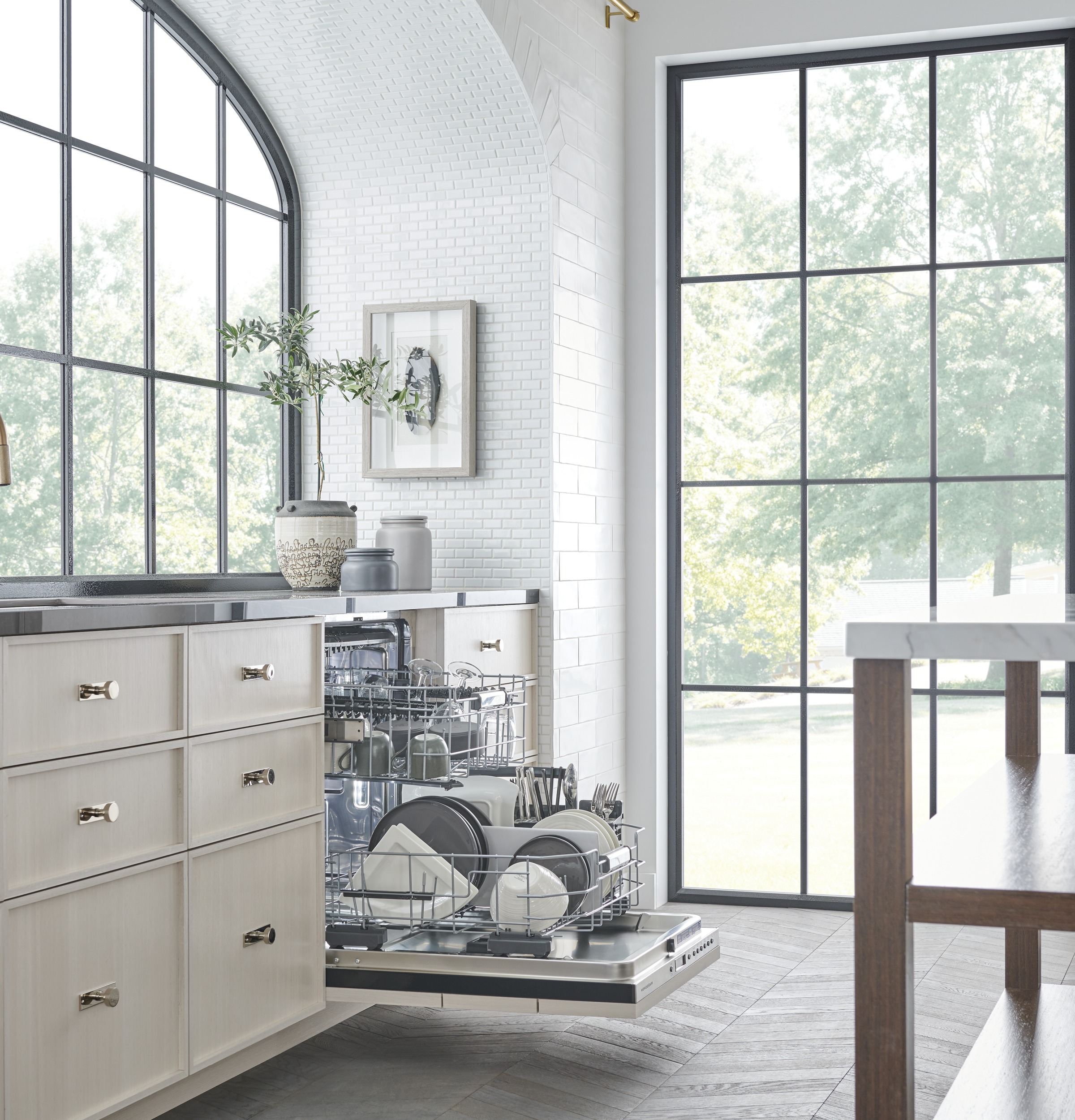 Monogram 24" Panel-Ready Fully Integrated Dishwasher ZDT985SINII