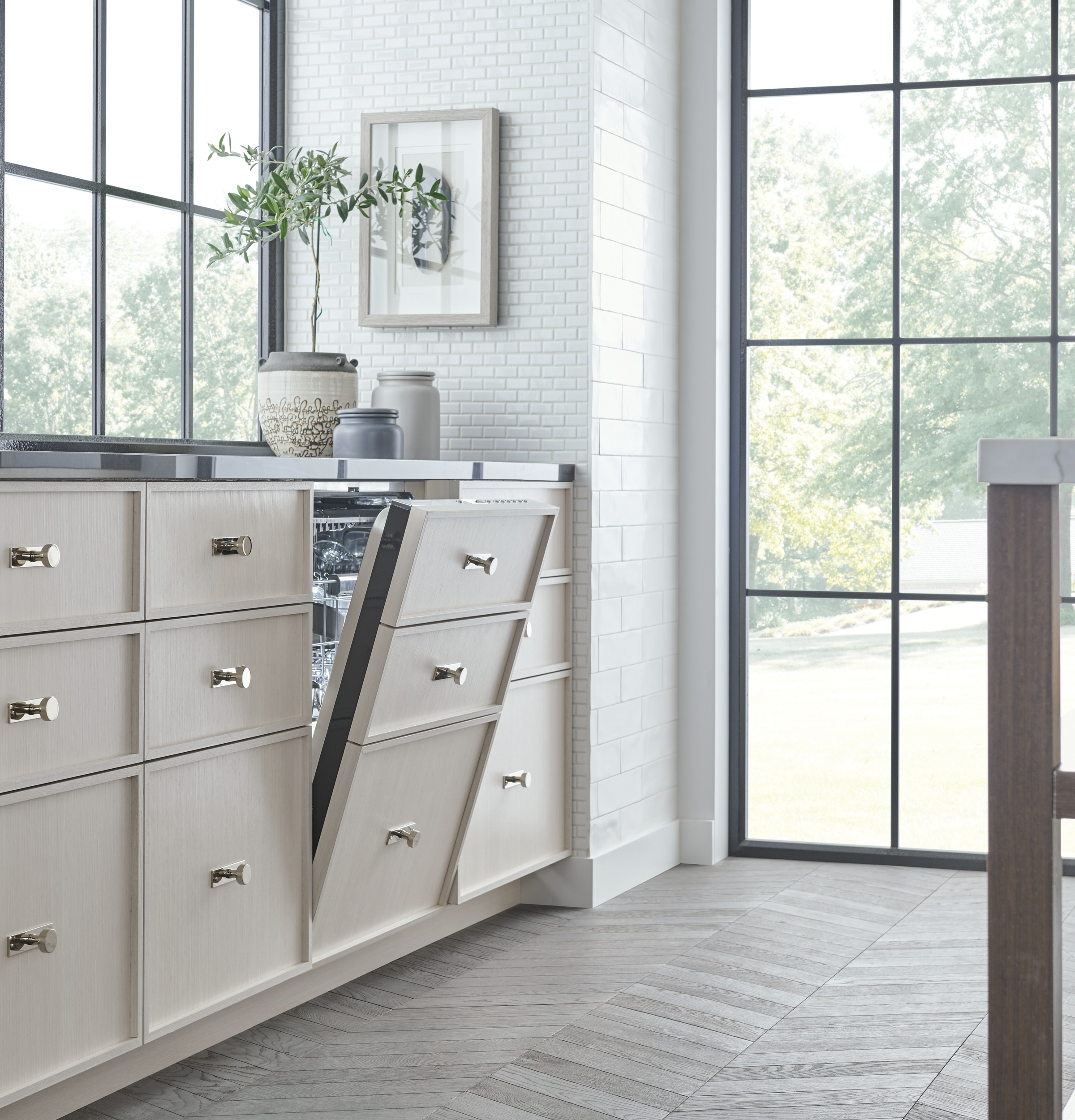 Monogram 24" Panel-Ready Fully Integrated Dishwasher ZDT985SINII