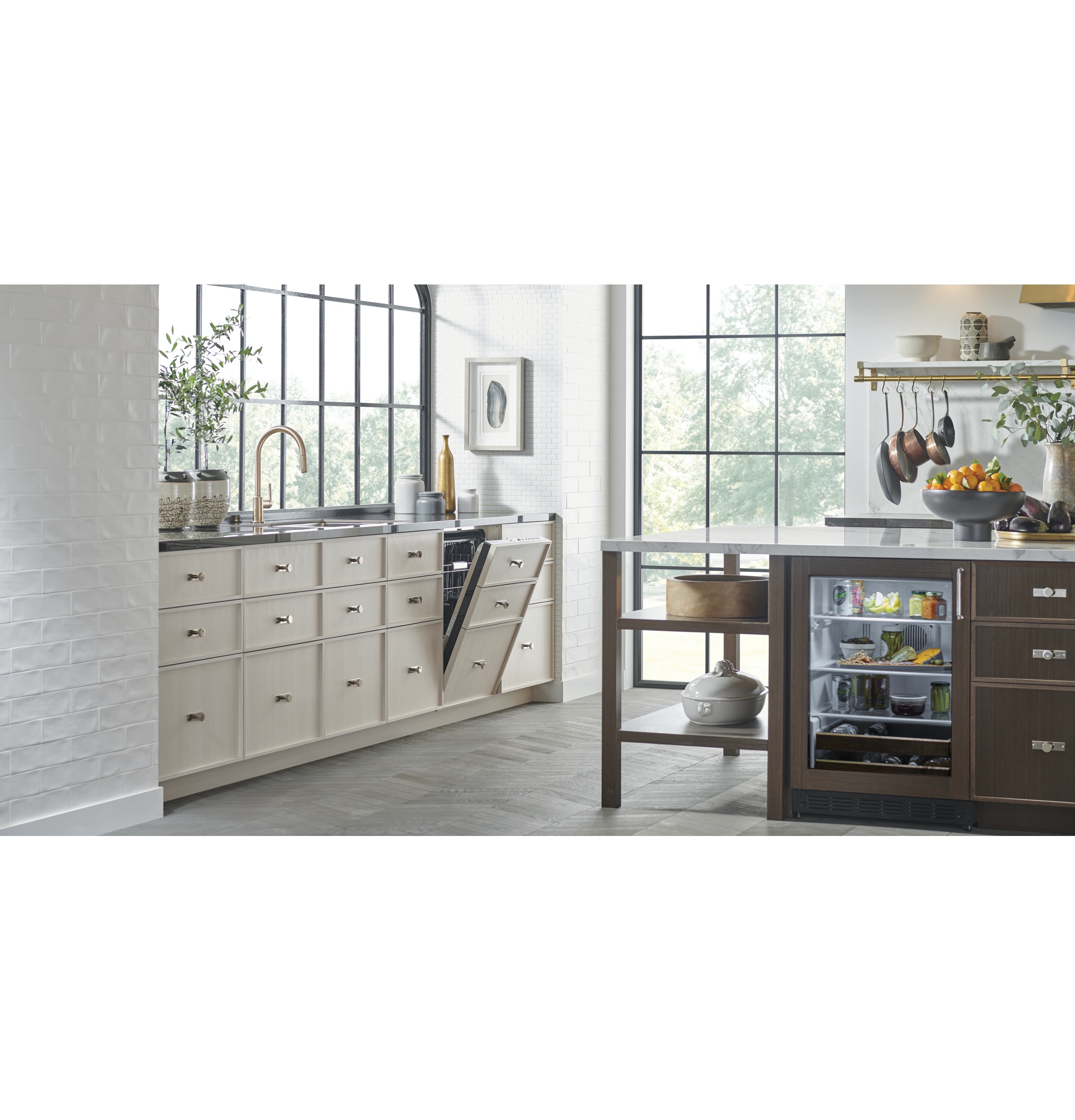 Monogram 24" Panel-Ready Fully Integrated Dishwasher ZDT985SINII