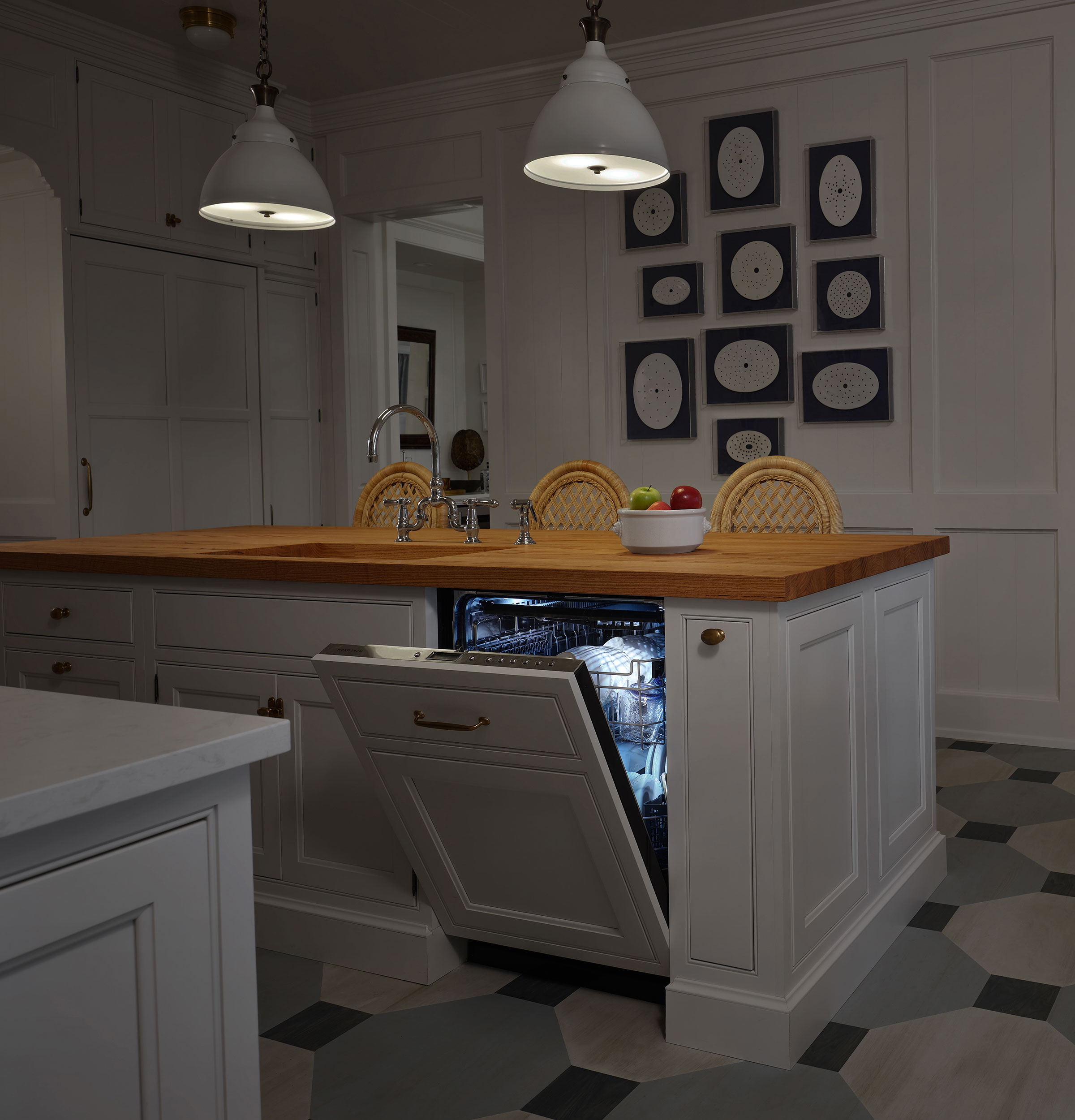 Monogram 24" Panel-Ready Fully Integrated Dishwasher ZDT985SINII