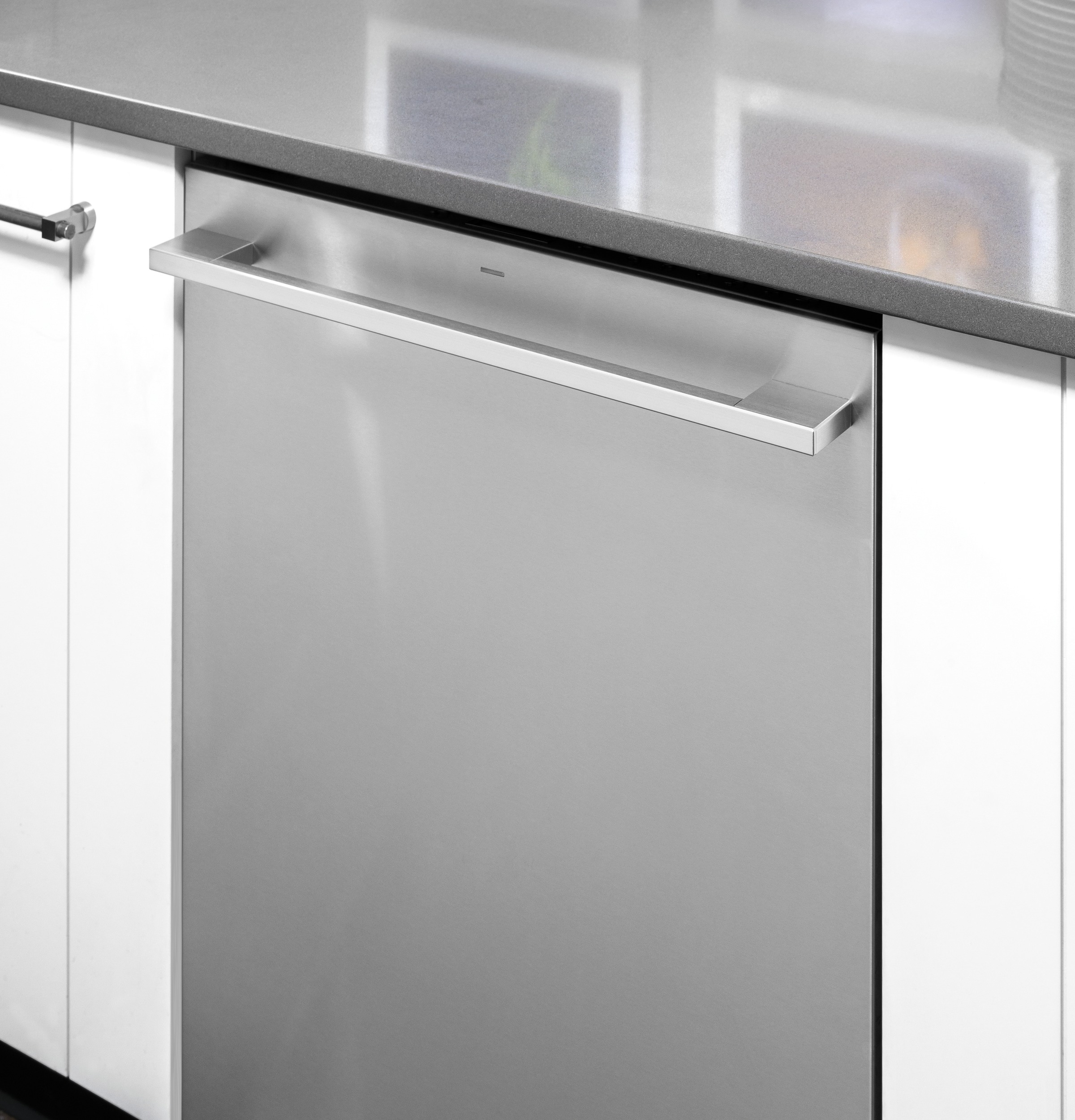 Monogram 24" Minimalist Fully Integrated Dishwasher ZDT985SSNSS