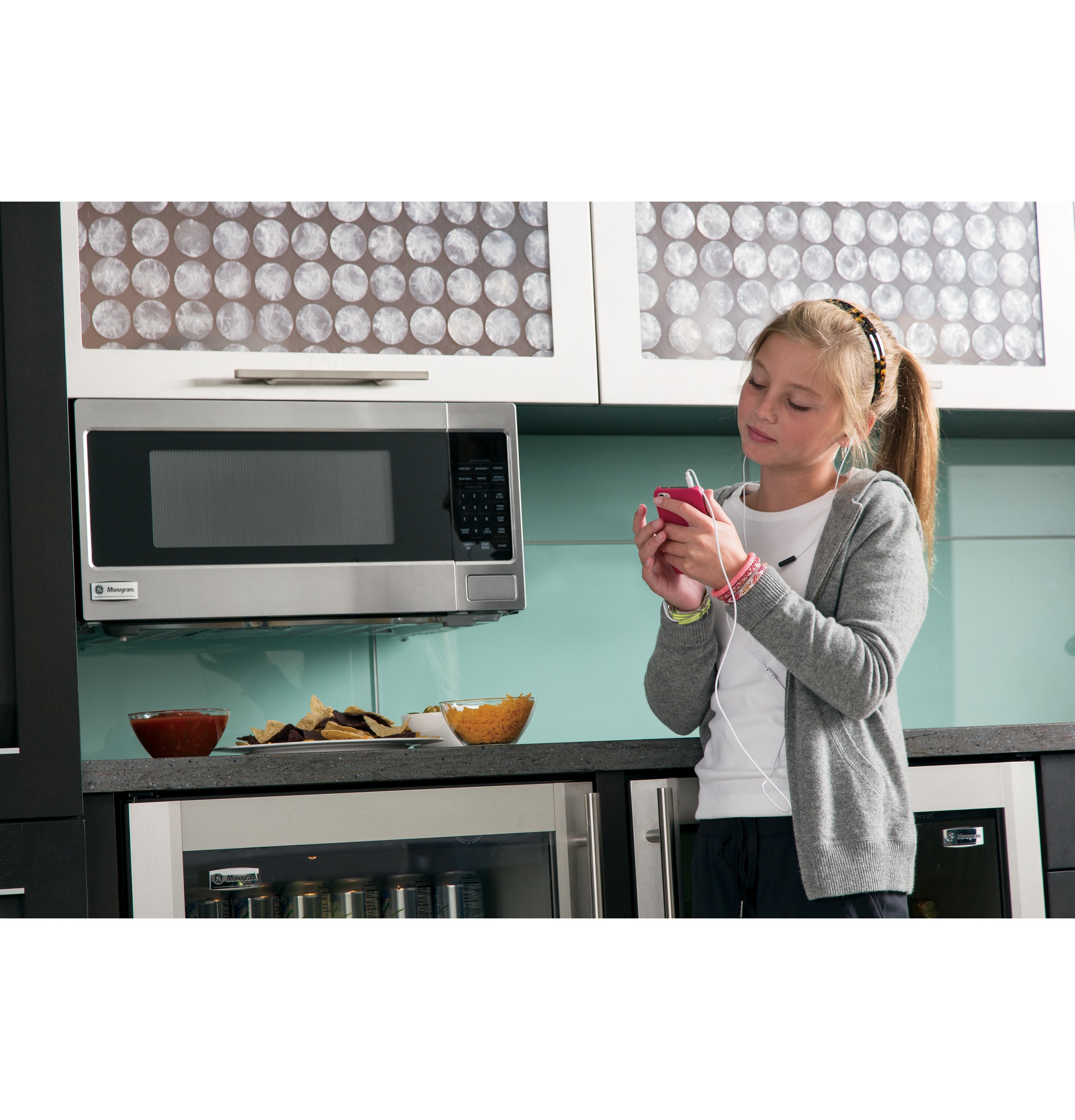 Monogram® 1.1 Cu. Ft. Countertop Microwave Oven ZEM115SFSS
