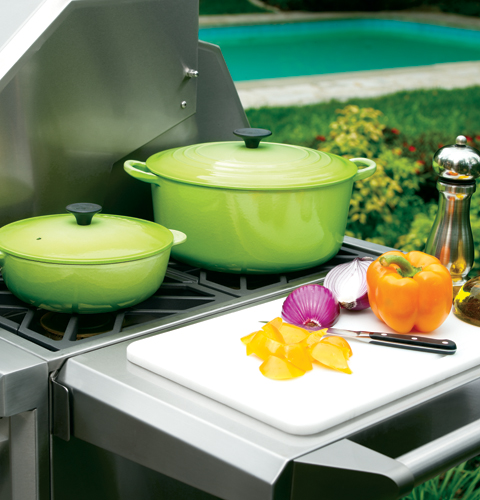 GE 54" Outdoor Cooking Center with Integrated Side Burners ZGG542LCPSS