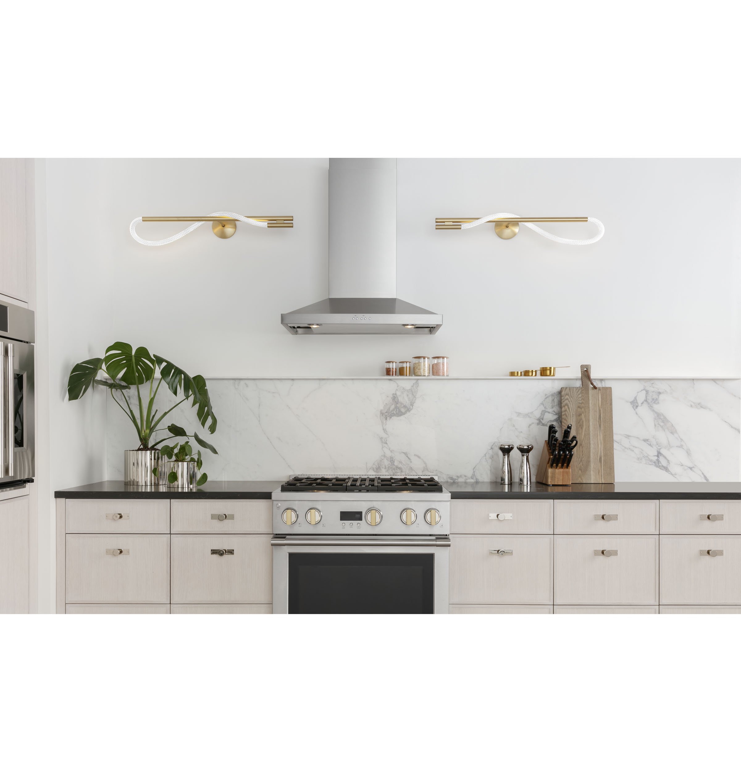 Monogram 30" All Gas Professional Range with 4 Burners ZGP304NTSS