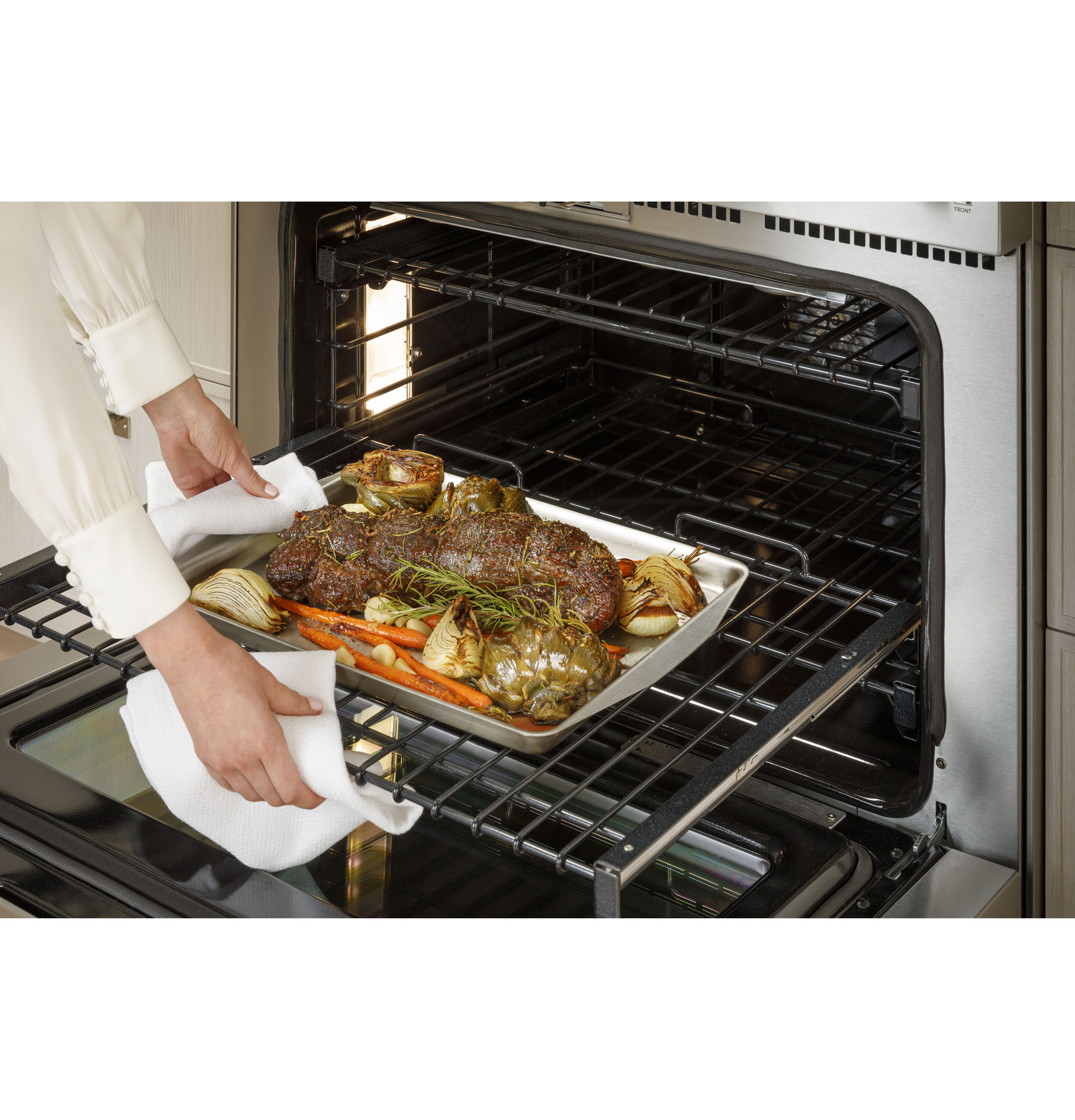 Monogram 36" All Gas Professional Range with 4 Burners and Griddle ZGP364NDTSS