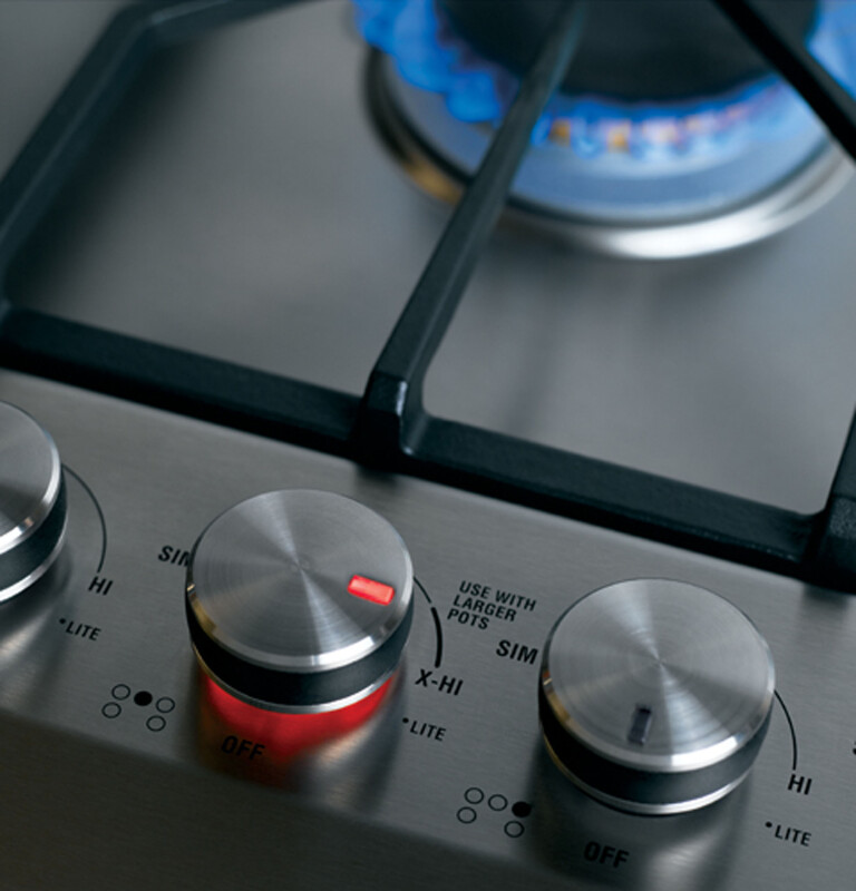 Monogram 36" Gas Cooktop (Natural Gas) Stainless Steel ZGU385NSMSS Picture 1