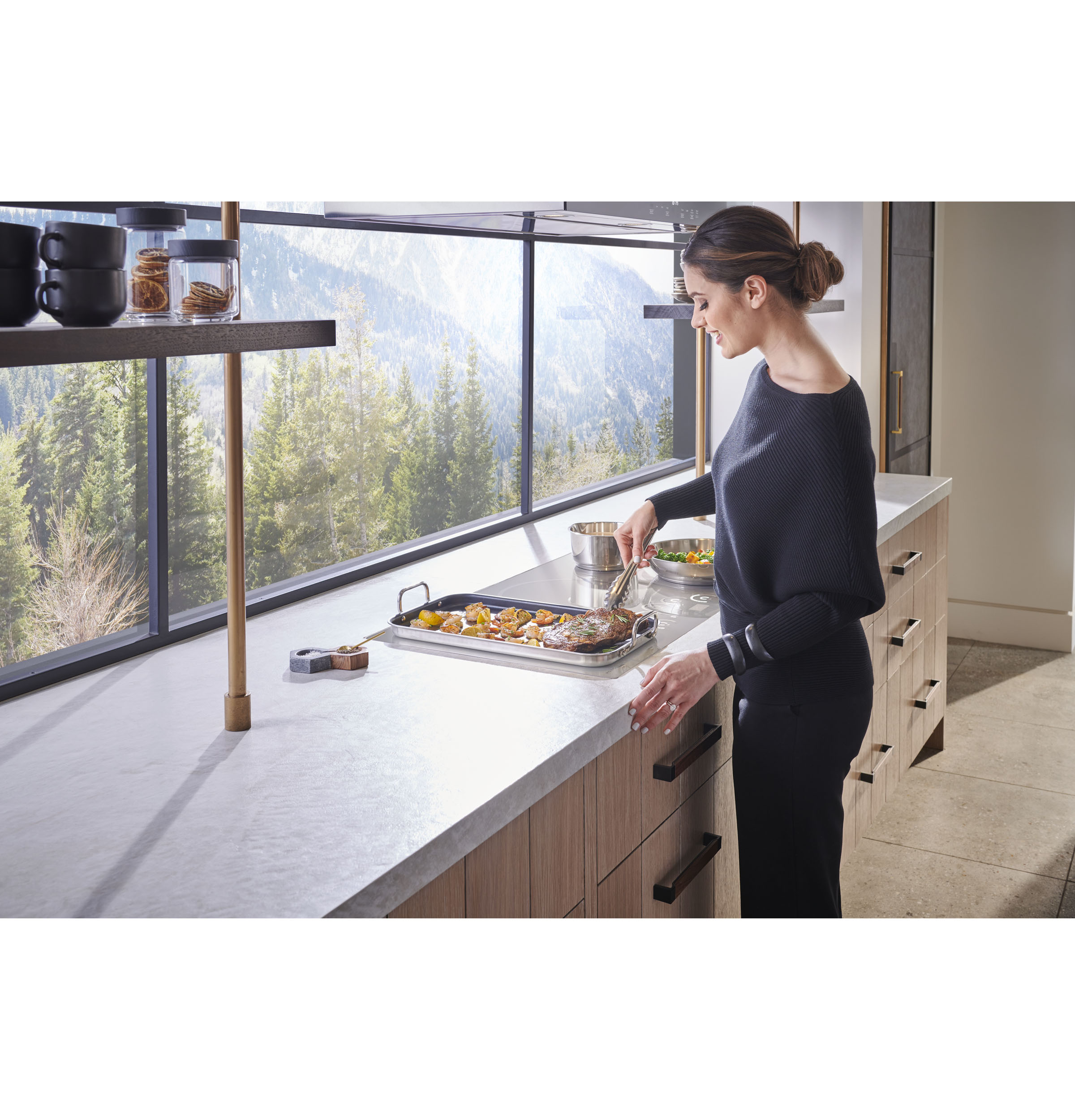 Monogram 36" Induction Cooktop ZHU36RSPSS