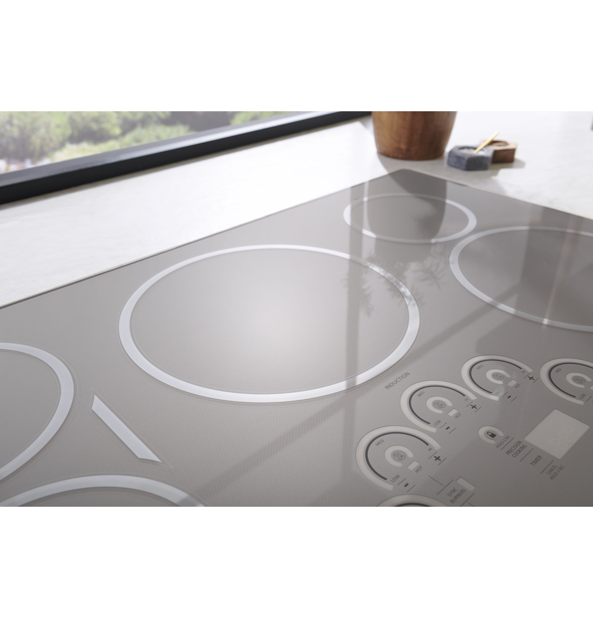 Monogram 36" Induction Cooktop ZHU36RSPSS